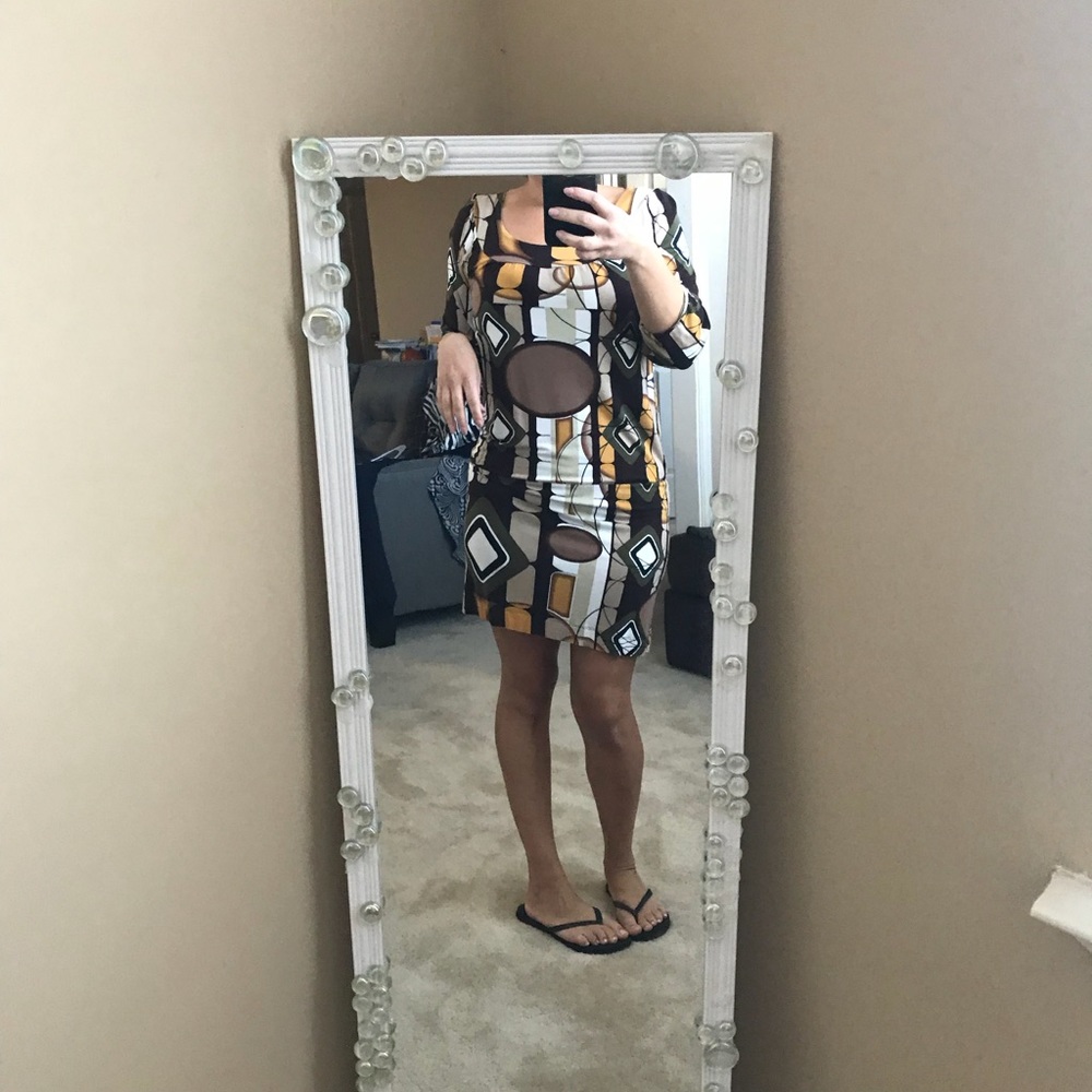 Dresses - Picture 3 of 6